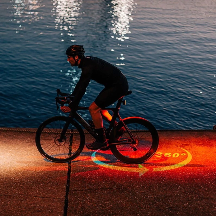 Lampka tylna MAGICSHINE SEEMEE 300, 300 lumenów