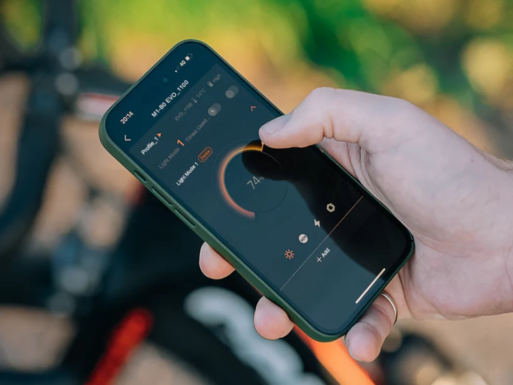 Lampka przednia MAGICSHINE EVO 1100 Biała