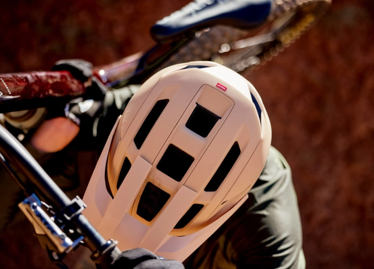 Kask rowerowy Lazer Impala KC Coral Peach